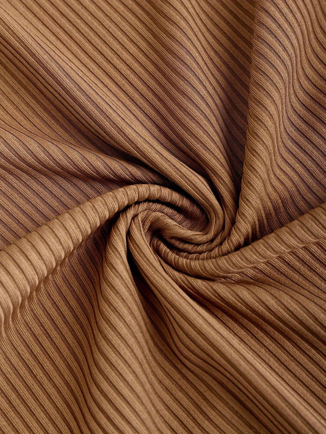 Vestido da Europa e América tricotam vestido suspensor simples sem mangas na primavera e no verão, vazando nas costas e saia longa com decote.