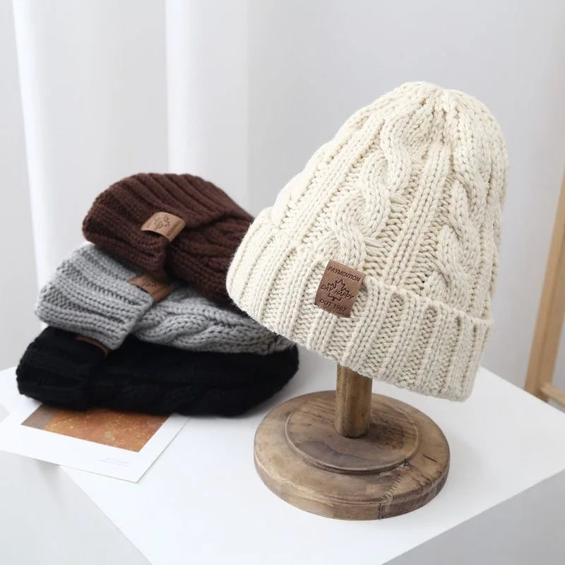 Gorros de inverno unissex adicionam pele forrada para homens e mulheres gorro quente casual etiqueta de folha de bordo decoração chapéus de malha de inverno